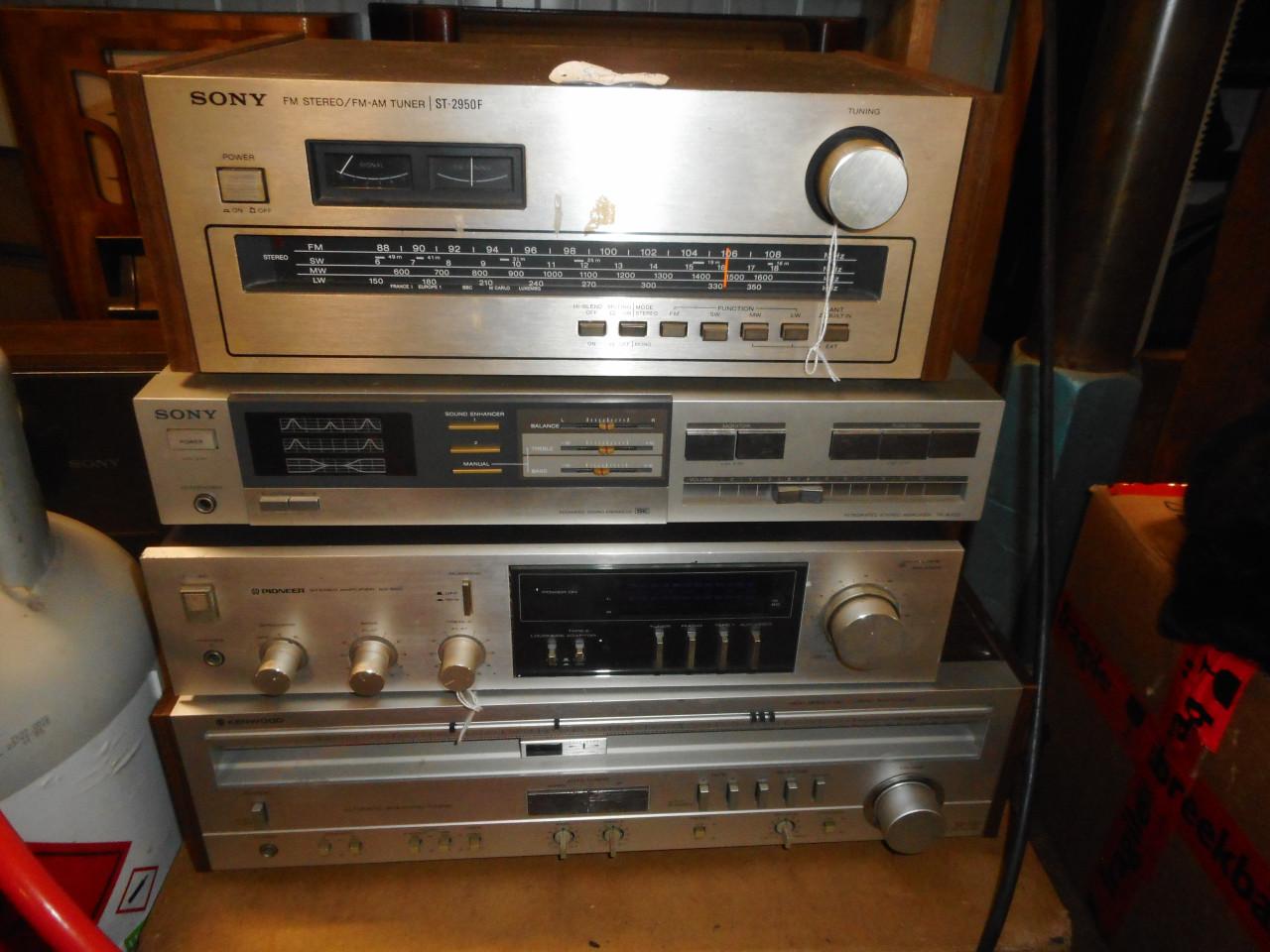 Gezocht voor mijn verzameling/hobby oude audio en radio's en toebehoren