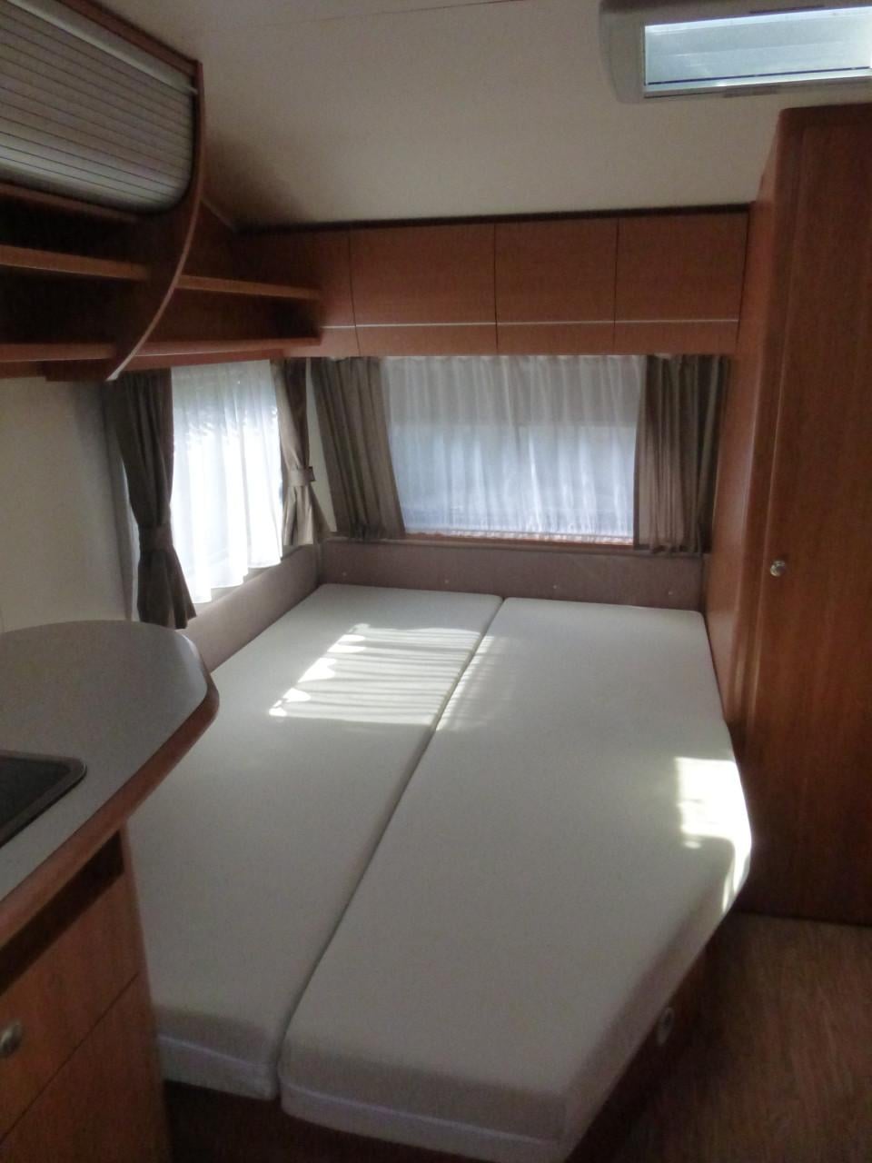 Caravan Homestar Racer 45 UTF, in zeer goede staat; bed 215×145cm!