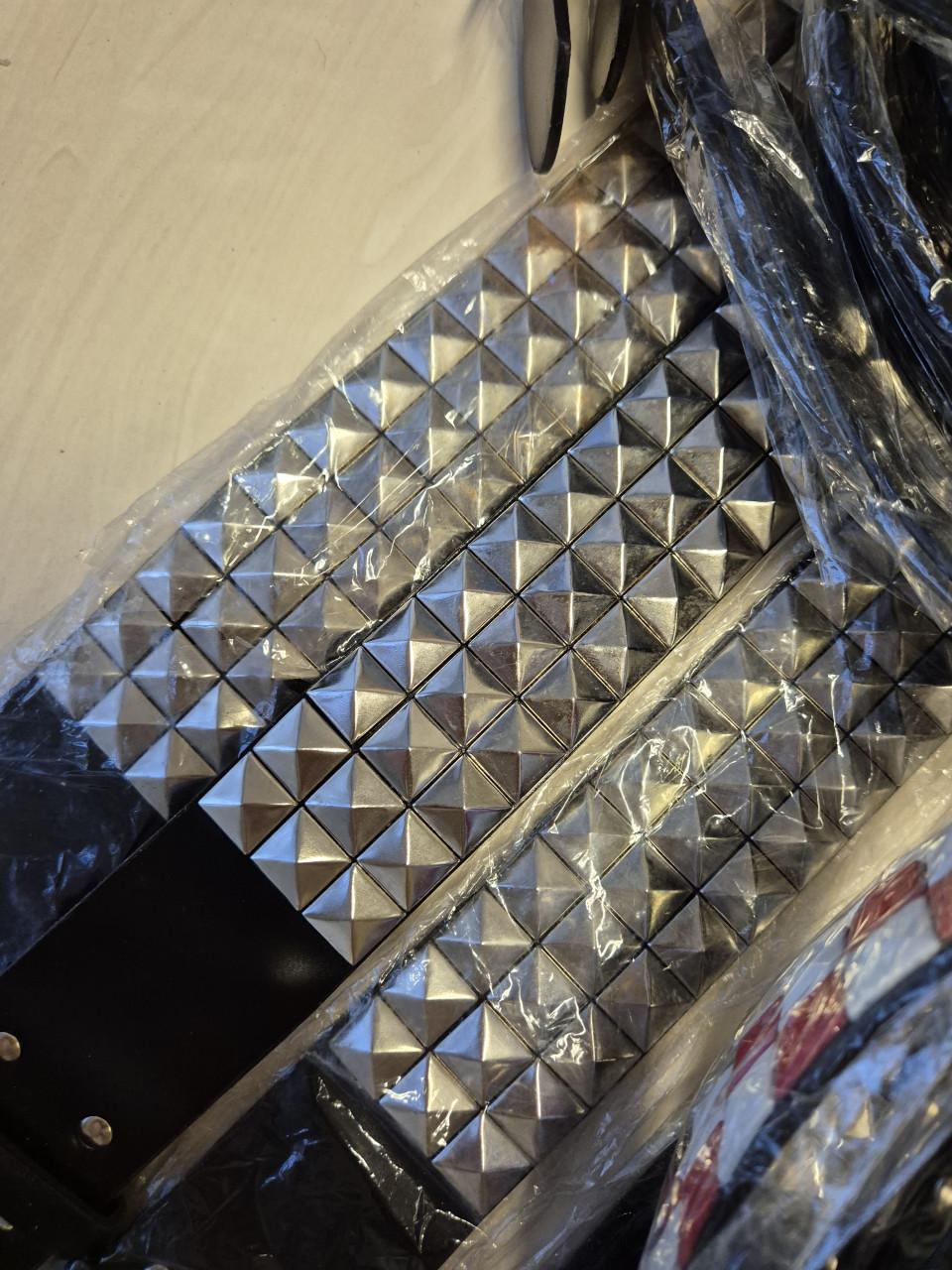 Partij van 25 stoere riemen - nieuw