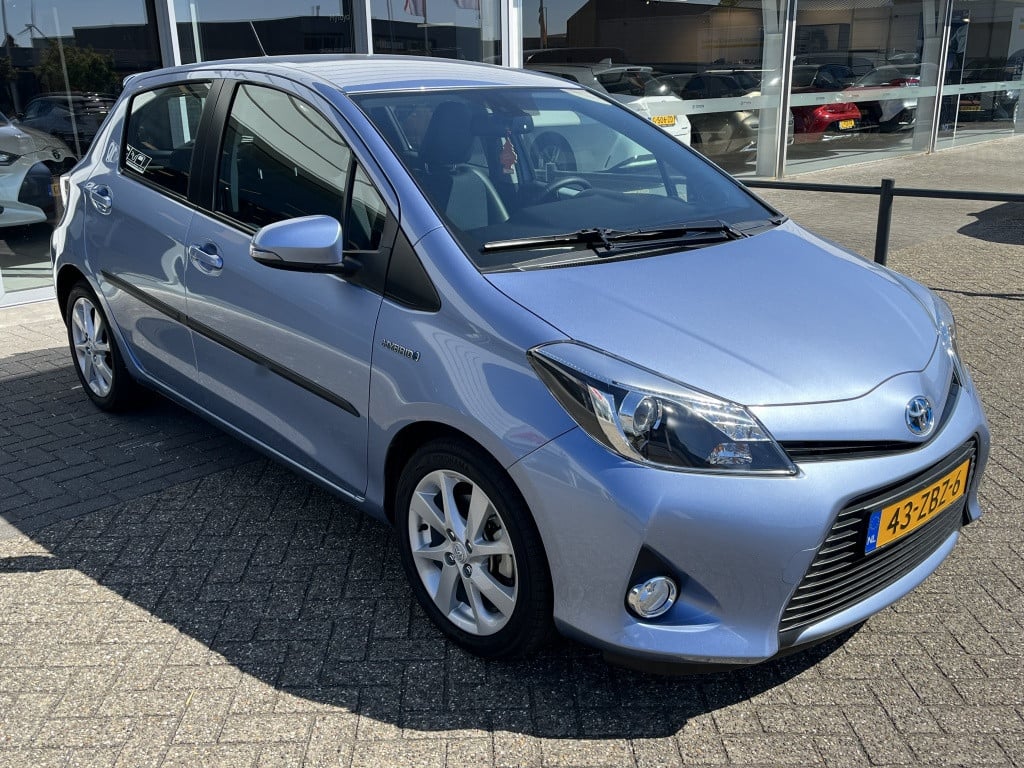 Toyota Yaris | net binnen | lage km-stand 1.5 full hybrid dynamic | camera 