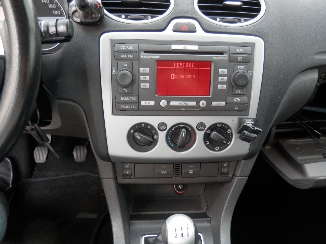 Auto Garant Biedt Aan: Ford Focus 1.8 Ambiente