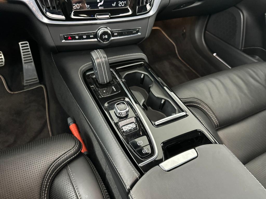 Volvo V90 t8 390pk recharge r-design | full options!!