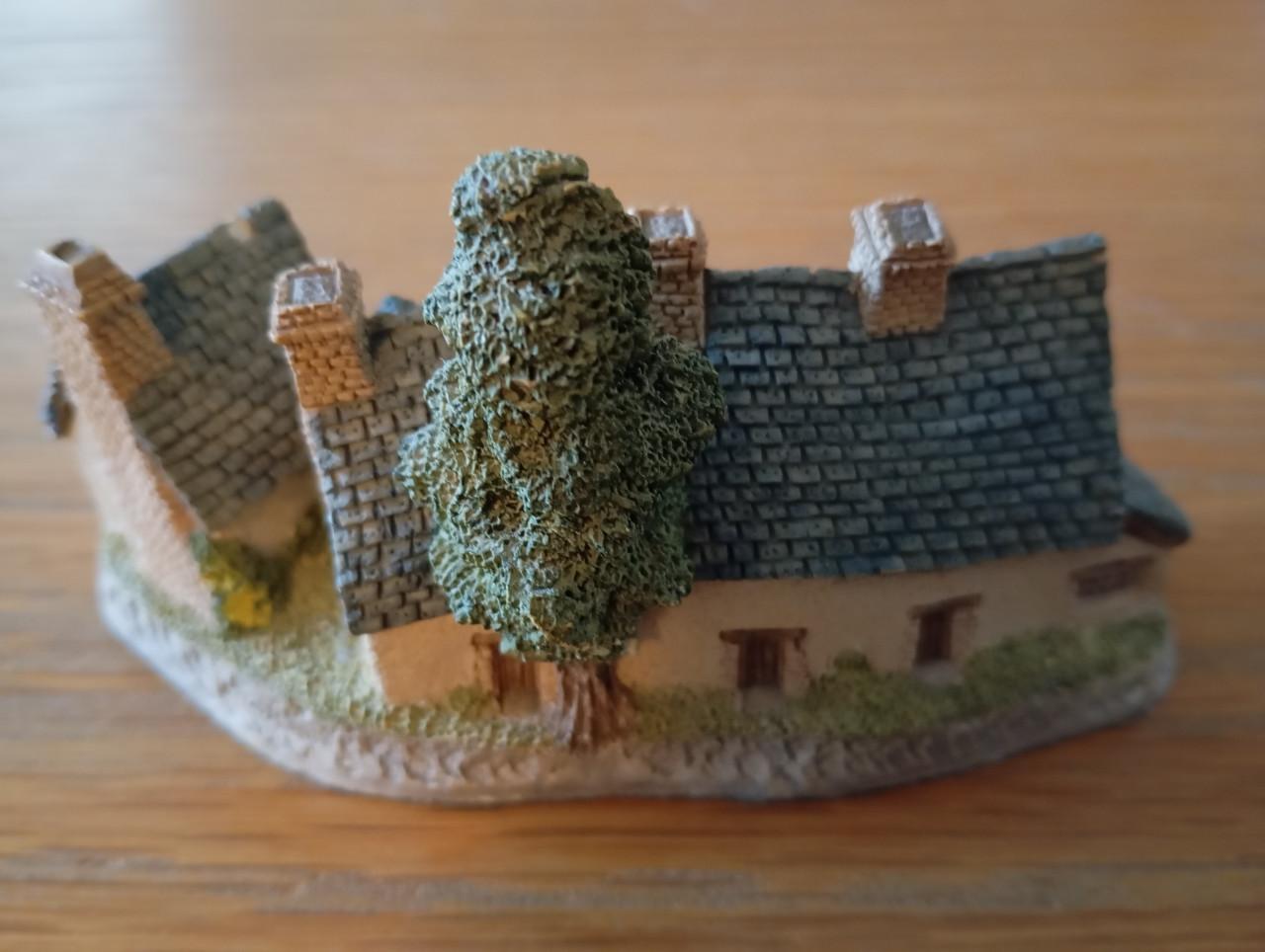 Craftsmens Cottages by David Winter, The Claddagh Pub, Ireland