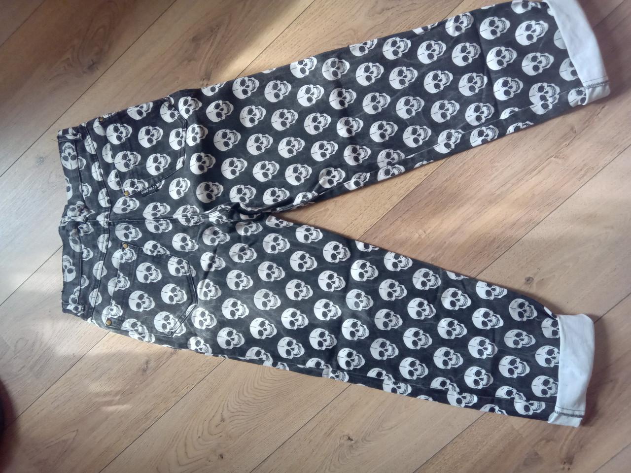 High waist skull jeans