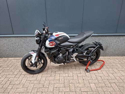 Triumph Trident 660 Triple Tribute ( Incl. Fabrieksgarantie )