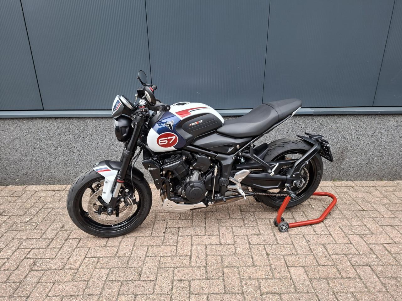Triumph Trident 660 Triple Tribute ( Incl. Fabrieksgarantie )