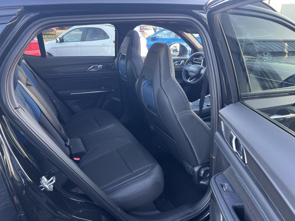 Lynk & Co 01 1.5 261pk phev , black edition ,360gr camera , pano dak , adap