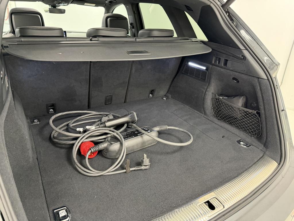 Audi Q5 50 tfsi e s edition | luchtvering | trekhaak | panoramadak |