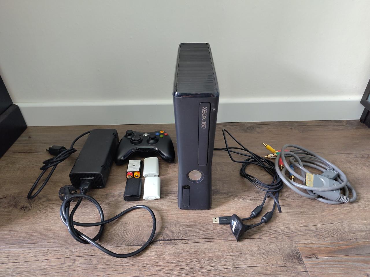 XBOX 360 S Console