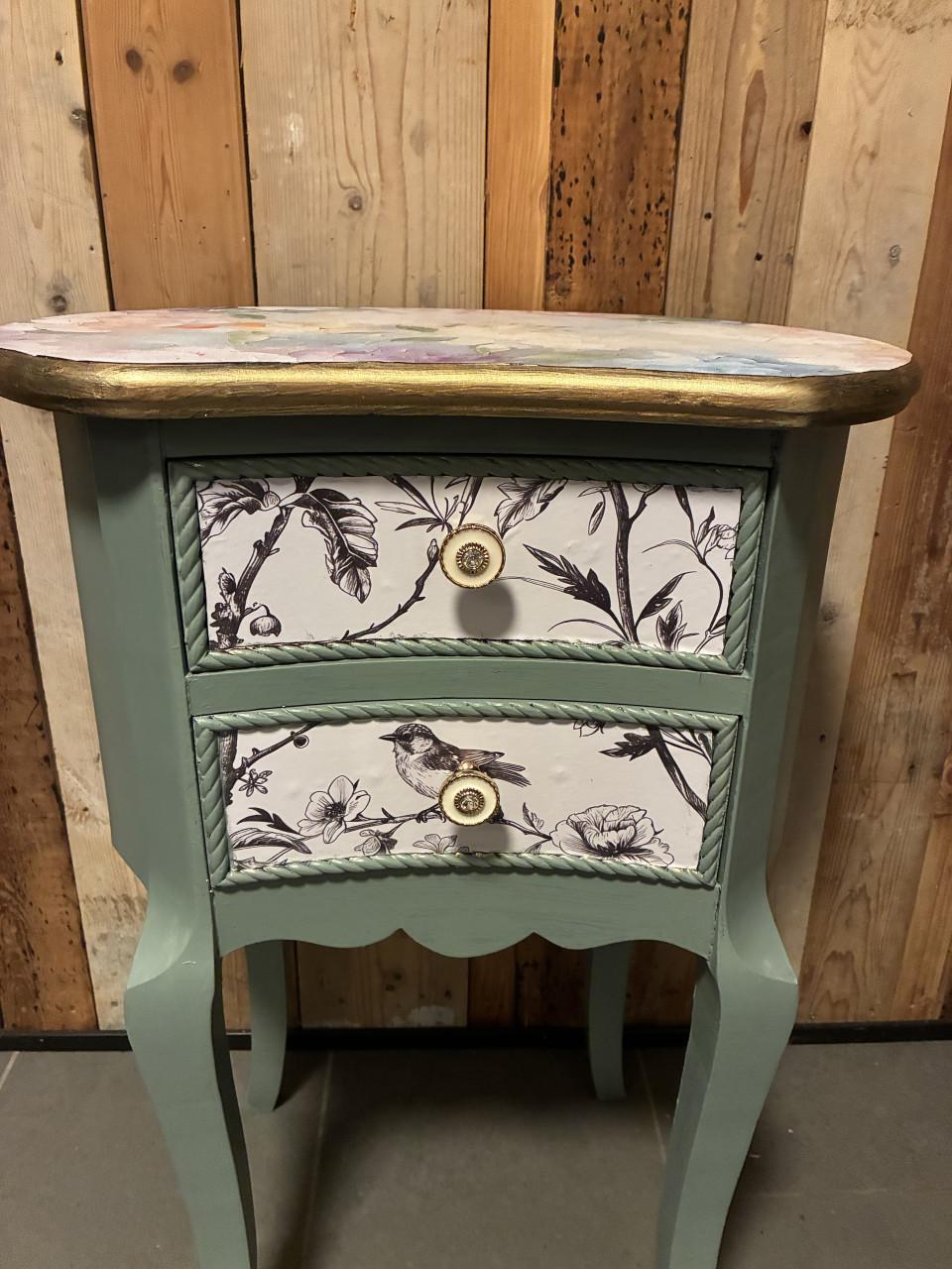Prachtig gerestyled brocante nacht / bijzetkastjeNachtkastje