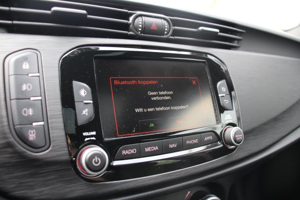 Alfa Romeo Giulietta 1.4 turbo multiair super - panorama dak - navi - stoel