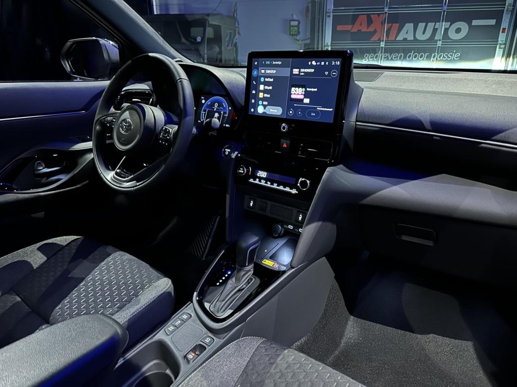 Toyota Yaris Cross 1.5 hybrid 130 dynamic *acc*winterpakket*camera*17inch*