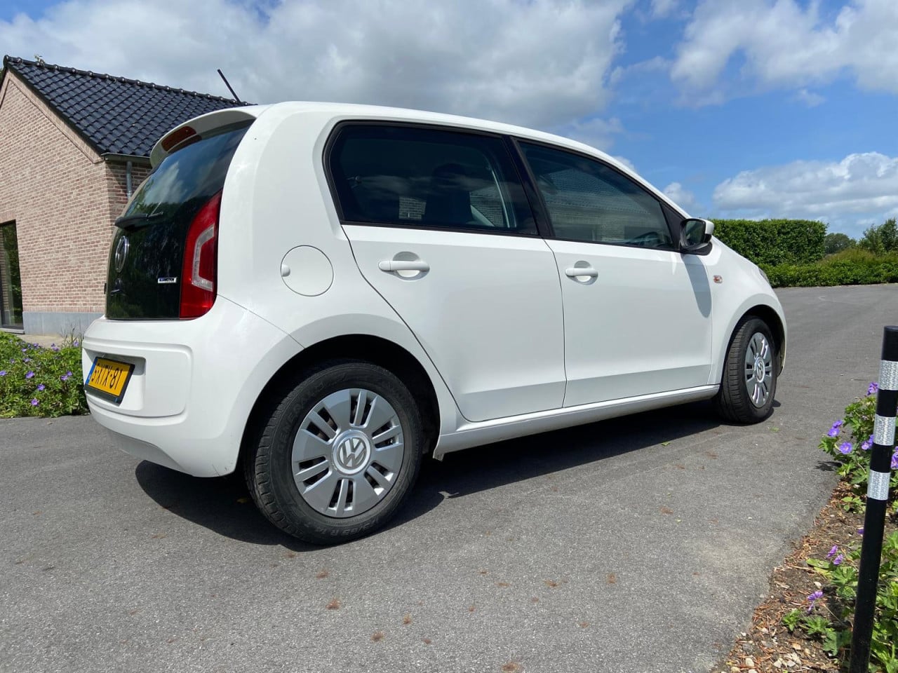 Volkswagen UP! Move up! 2014