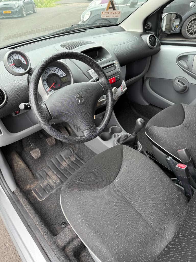 Peugeot 107 1.0-12v xs - 5drs - airco