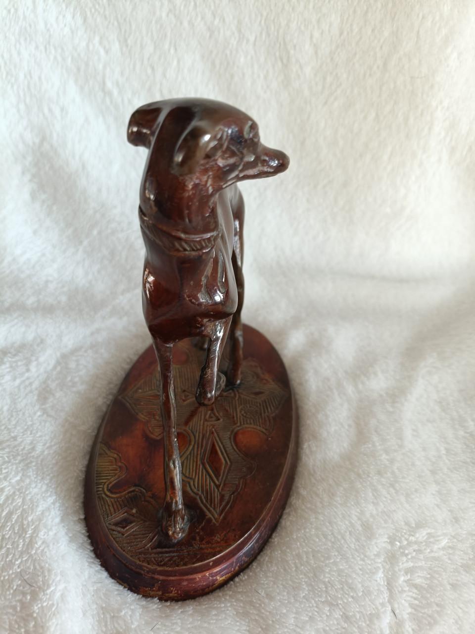 Bronze hazewind beeldje