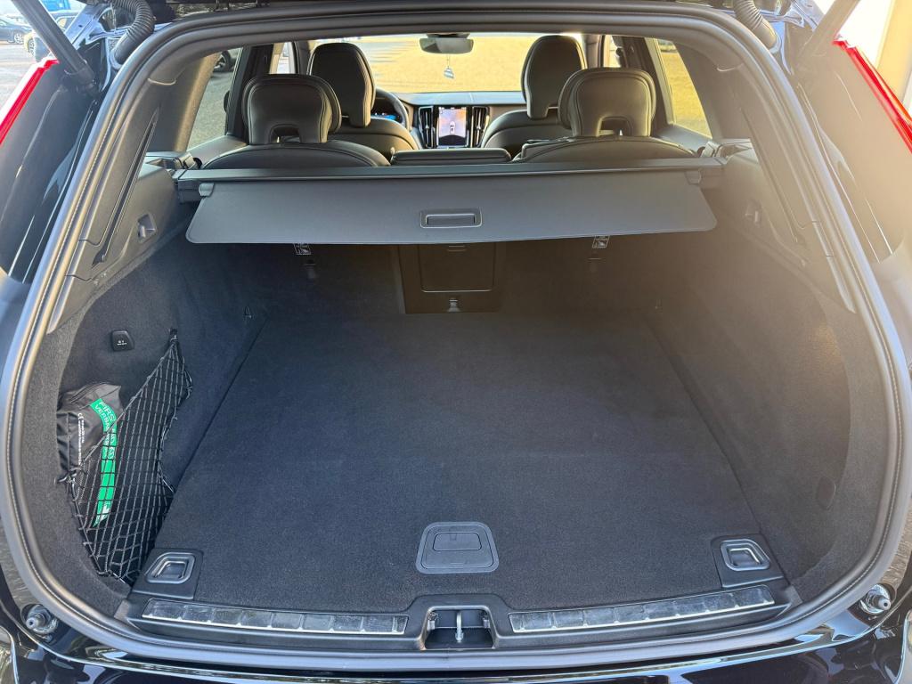 Volvo XC60 2.0 t6 plug-in hybrid awd plus black edition