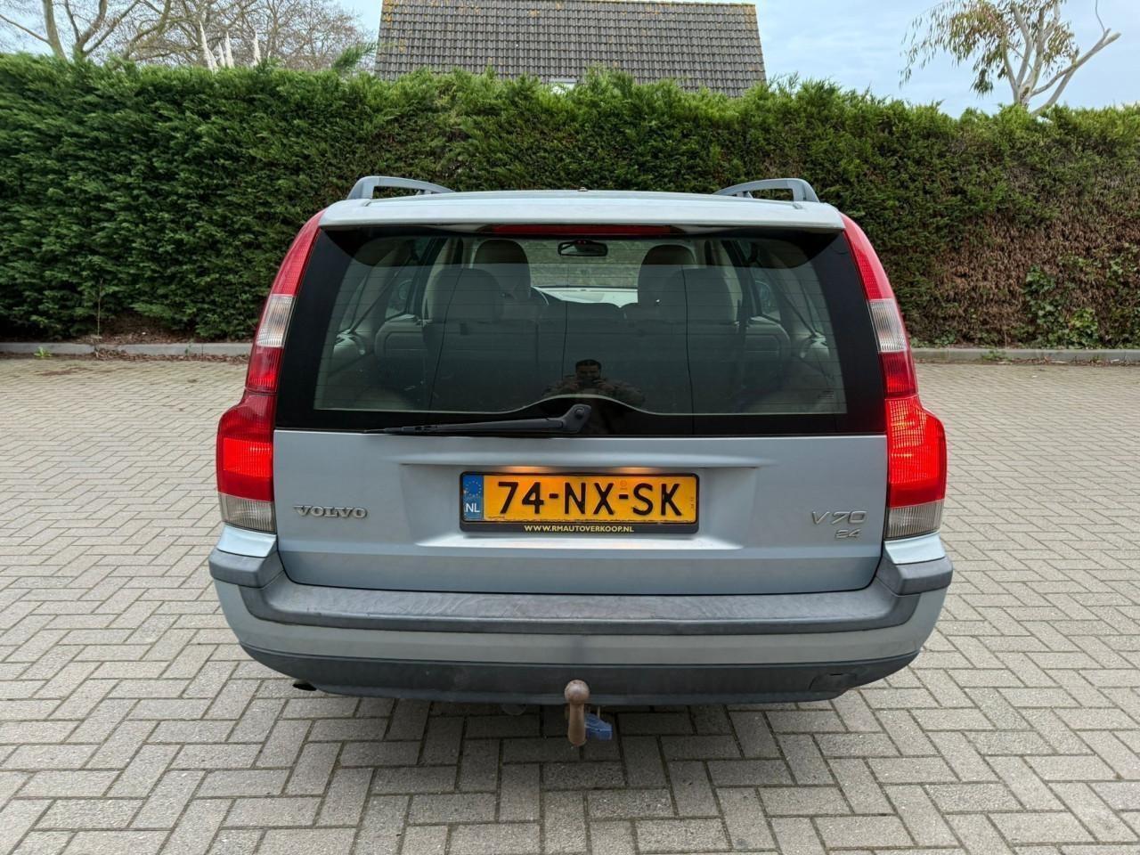Volvo V70 2.4 Comfortline 7 zitter Jaar Apk