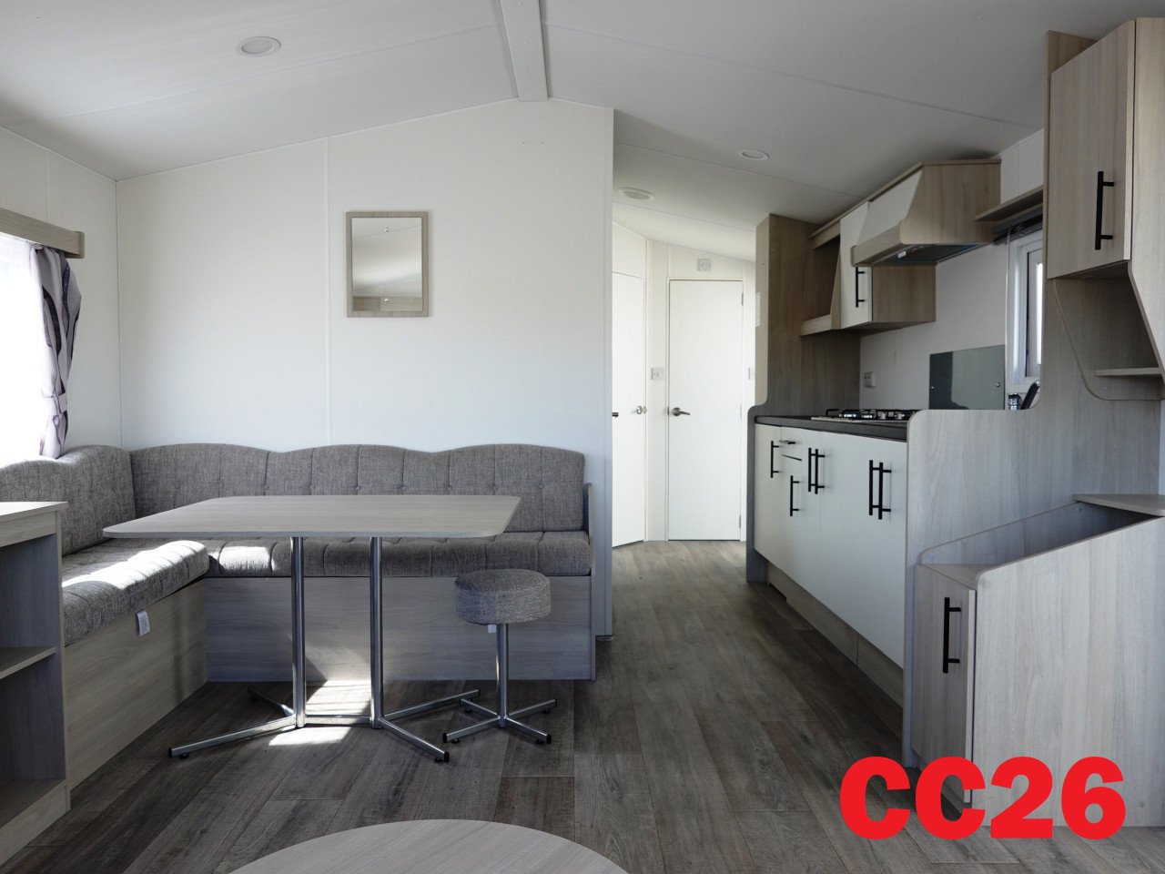 Bijna nieuw chalet met kunststof buitenzijde en dubbel glas 2 slk te koop