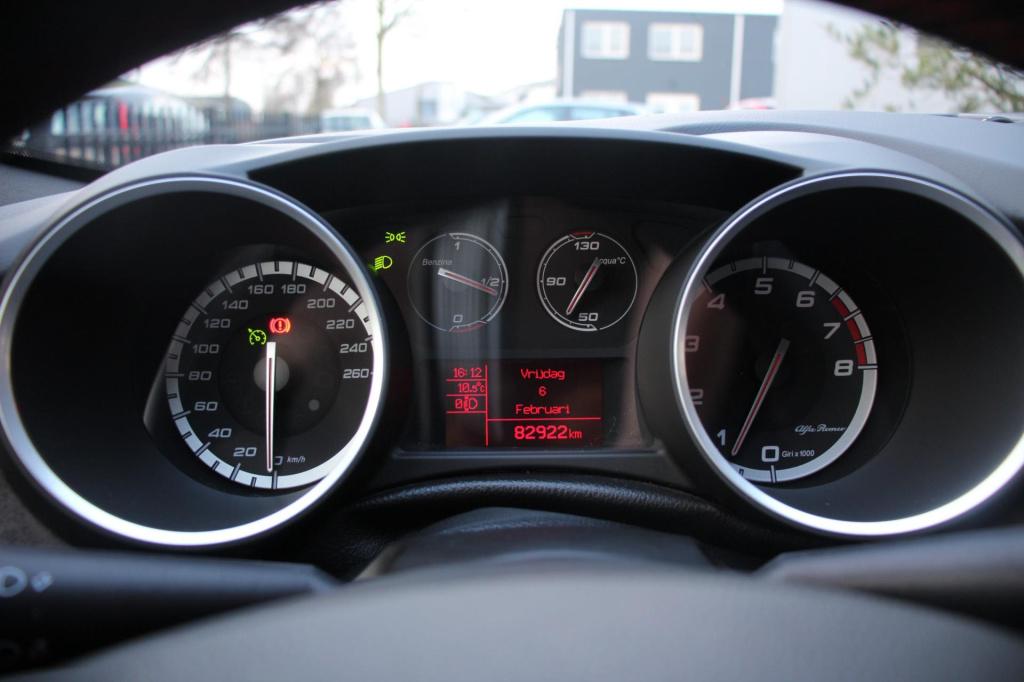 Alfa Romeo Giulietta 1.4 t turbo turismo - leder - sportiva - stoel verw - 