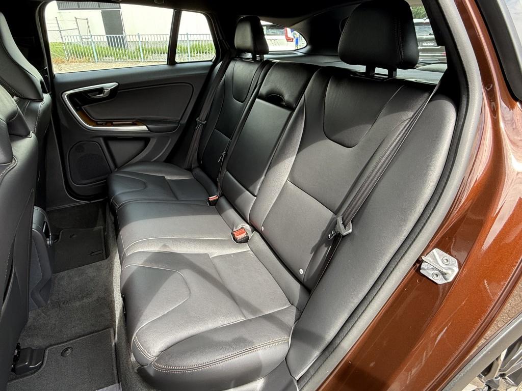 Volvo V60 cross country t5 245pk summum| opendak| trekhaak| adap.cruise| ca