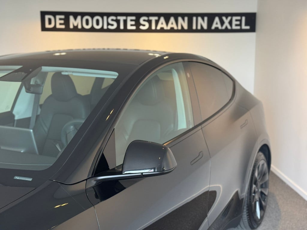 Tesla Model Y long range awd 75 kwh