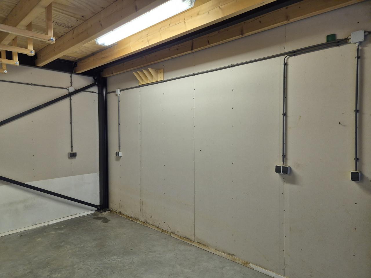 Bedrijfsruimte, opslag, Kantoor te huur