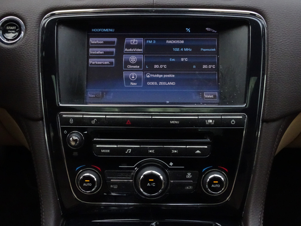 Jaguar Xj 3.0 v6d luxury | dubbel pano | 19"