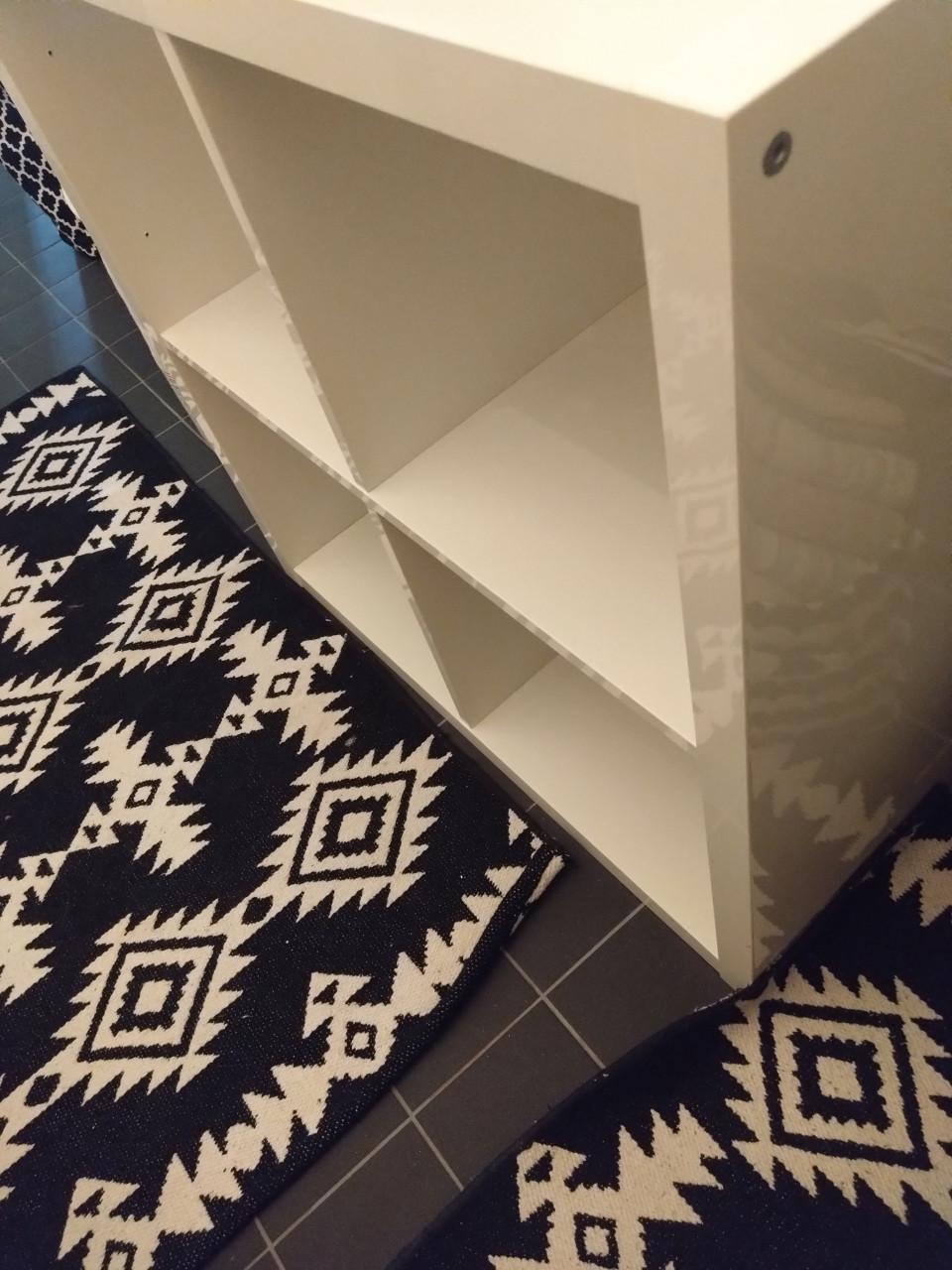 Hoogglans wit vakkenkast Ikea Kallax