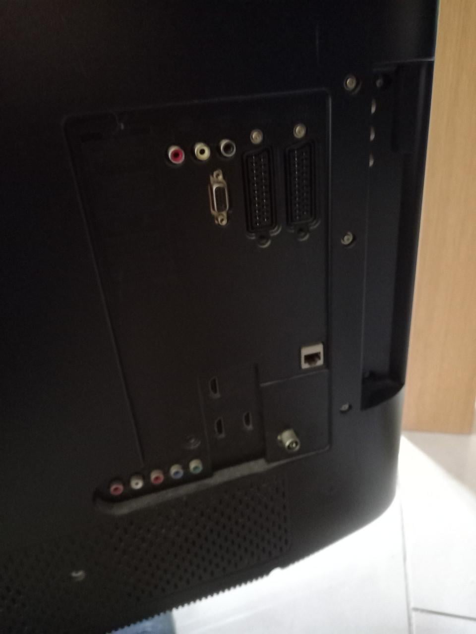 Philips Ambilight LCD TV 42PFL8404H/12
