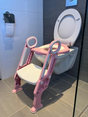 Toilettrainer -verkleiner met trapje