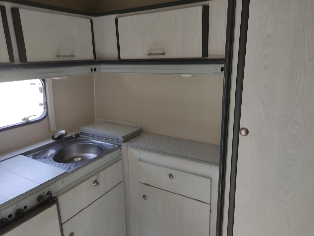 Caravan CHATEAU 380 van 1991