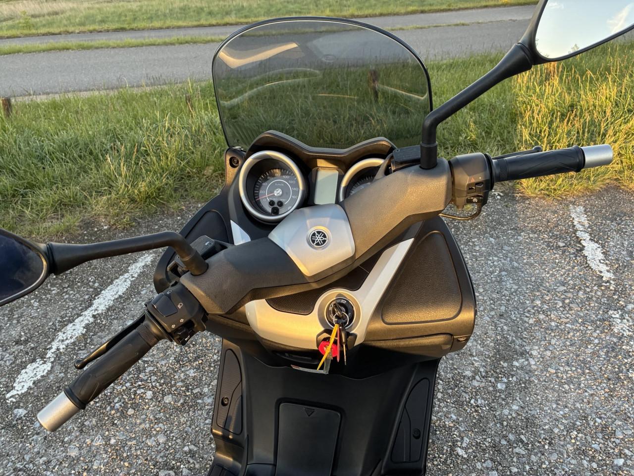 Yamaha X-max 250R Motorscooter met lage KM-stand