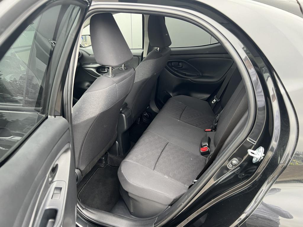 Toyota Yaris 1.5 hyb. 115 dynam | parkeersensoren | stoel+ stuur verwarming