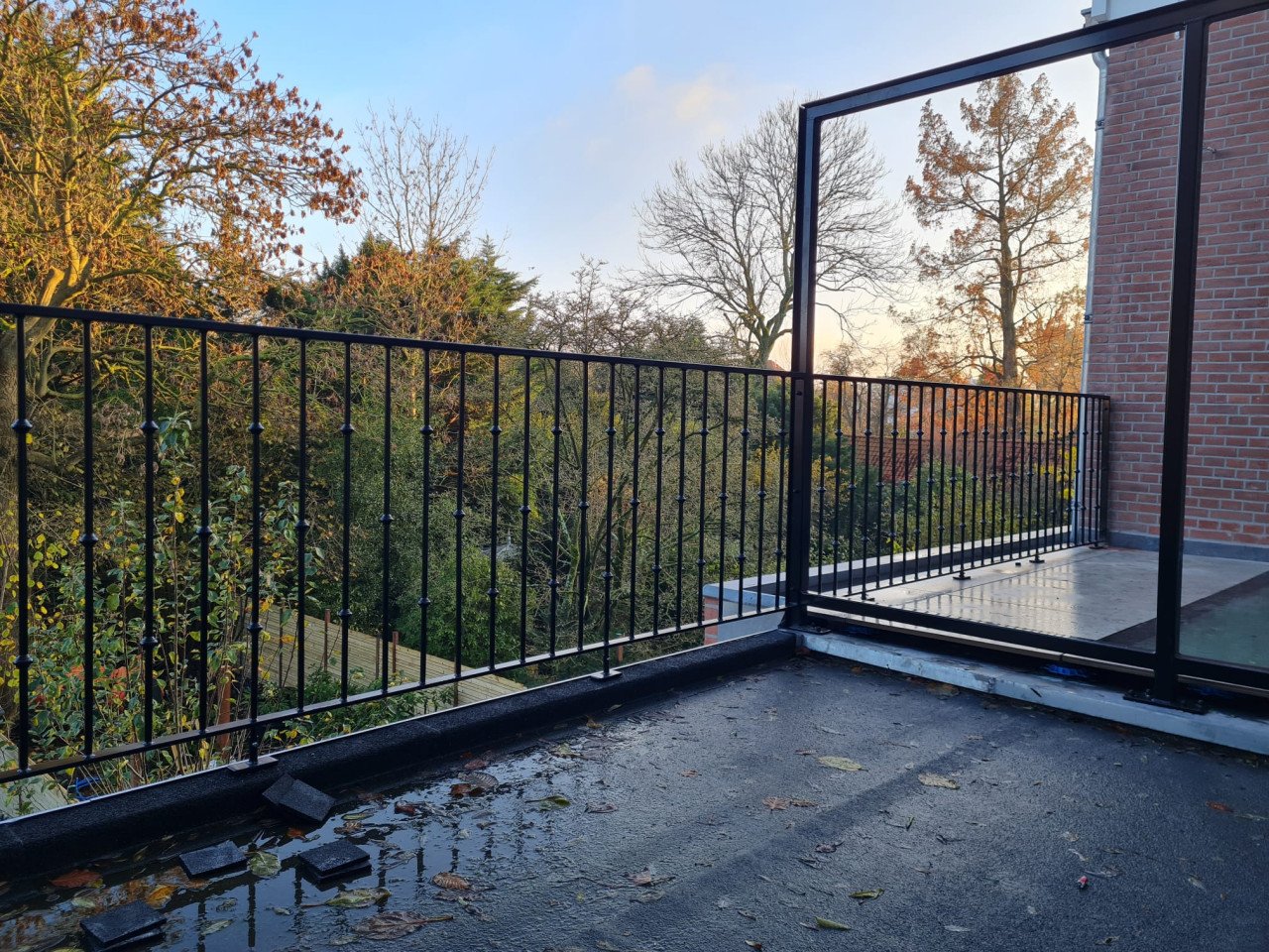 Stijlvolle & Duurzame Balkonhekwerken – Alles Onder Eén Dak!
