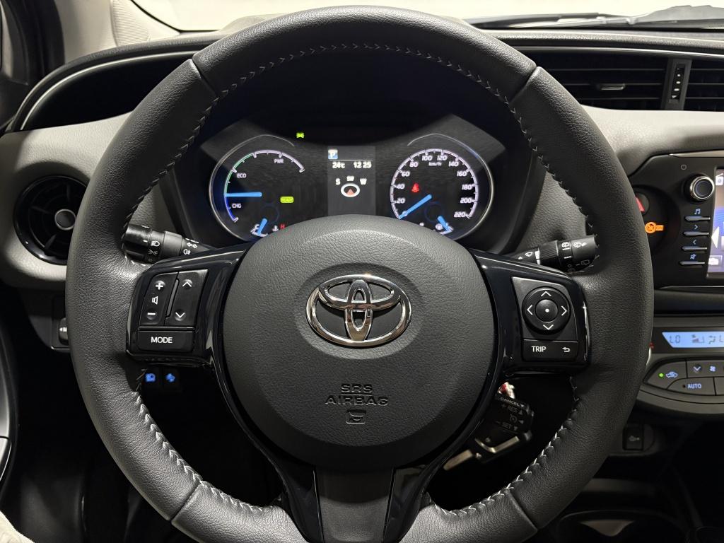 Toyota Yaris 1.5 hybrid aspiration | lage km-stand |