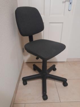 Bureaustoel ( in goede nette staat )