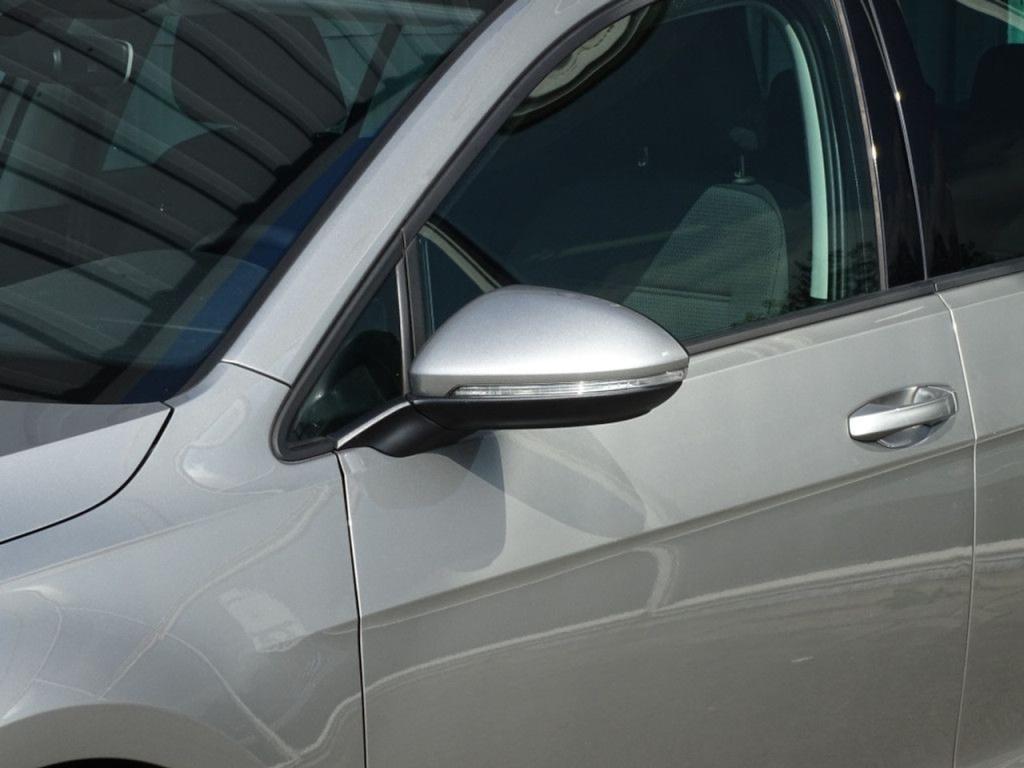 Volkswagen Golf 1.0 tsi comfortline automaat | navi | bluetooth