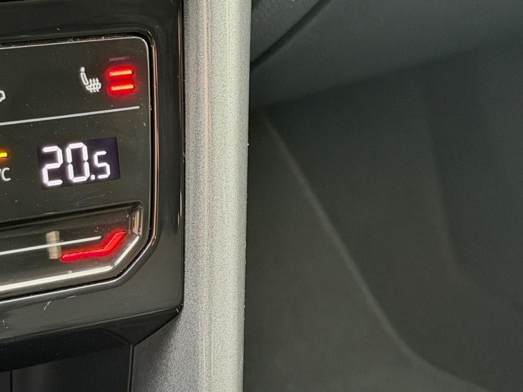 Volkswagen T-roc 1.5 tsi 150pk dsg style | navi | camera | ergo stoel | rij