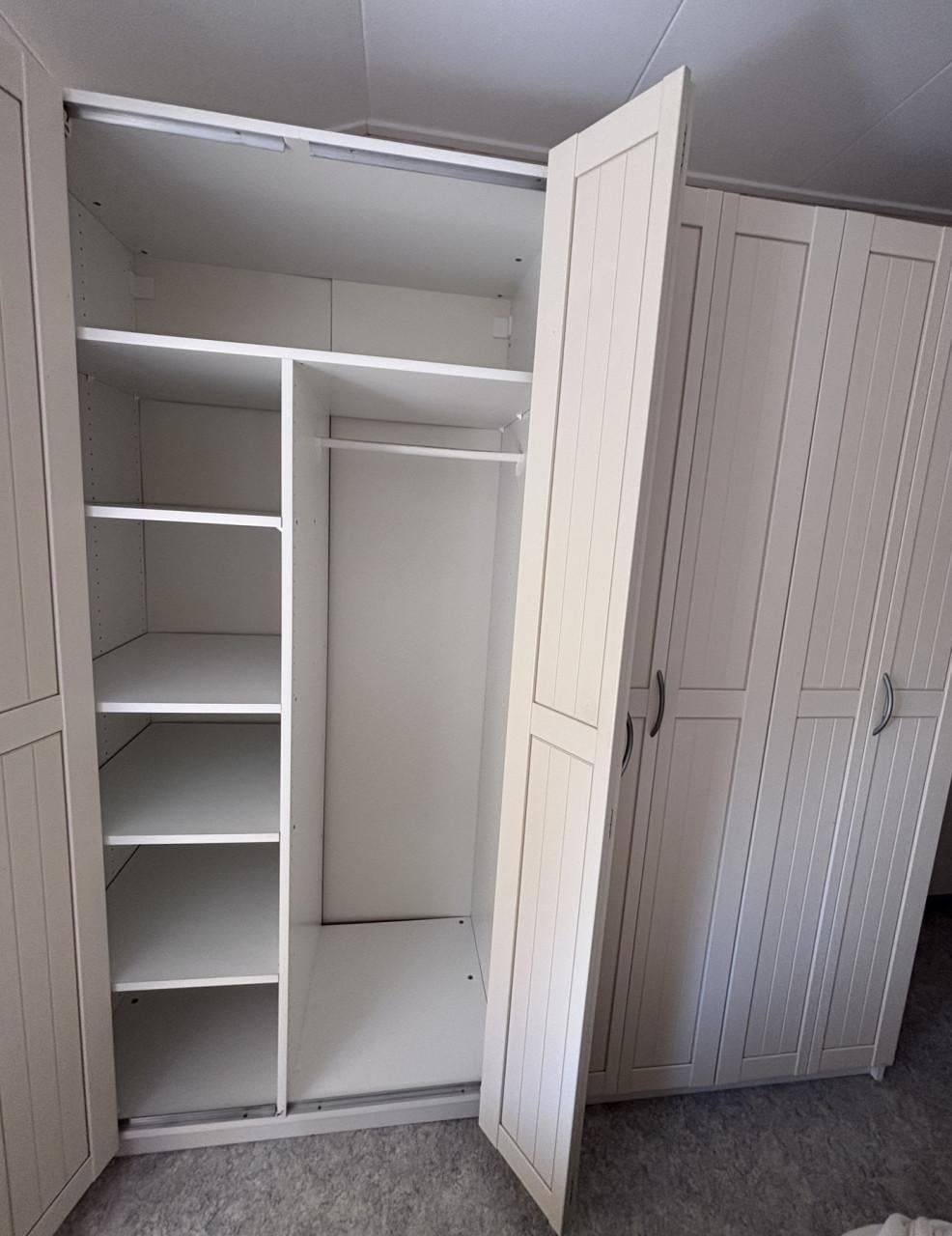 Garderobekast wit (IKEA) - opknapper