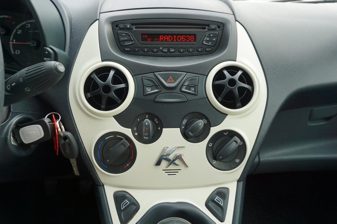 Ford Ka, 1.2 Cool&Sound - Airco / Elektr. ramen / NAP / Weinig KM!