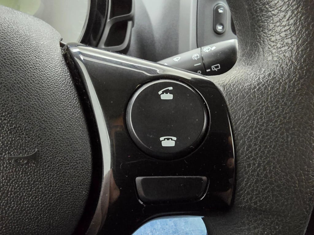 Peugeot 108 occasion 1.0 vti met airco en kleur zwart | tweedehands peugeot
