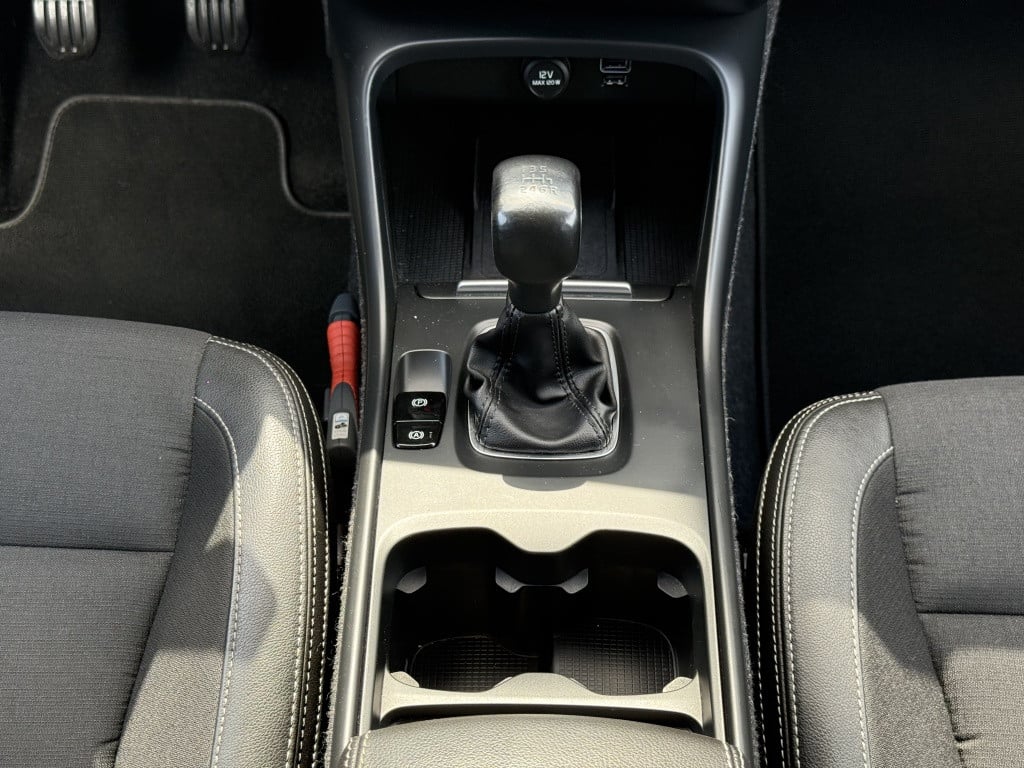 Volvo XC40 t3 160pk momentum | camera| trekhaak| h&k sound| stoelverw| carp