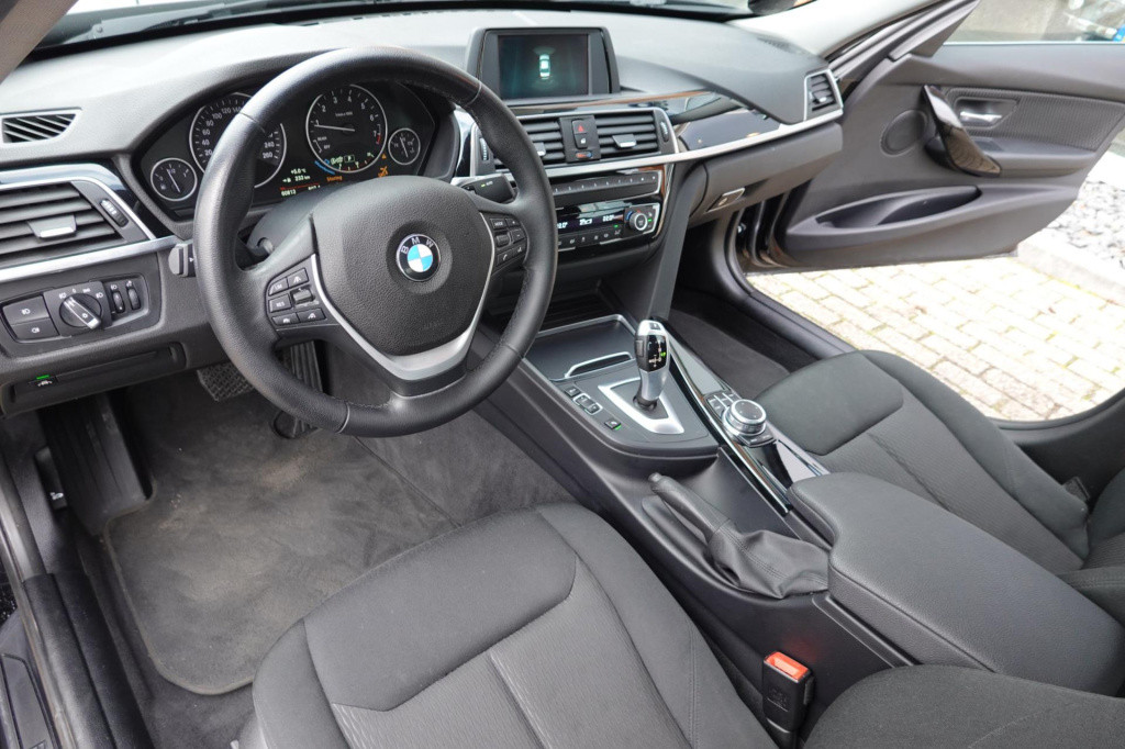 BMW 3-serie 320i executive