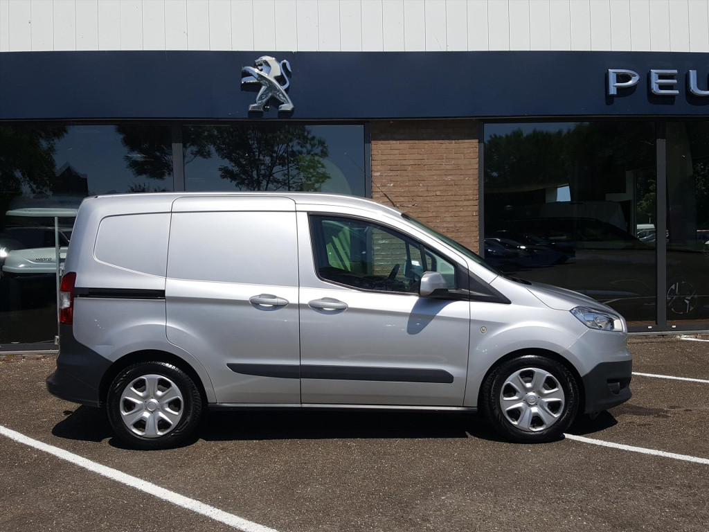 Ford Transit Courier gb trend 1.5 tdci duratorq 75pk s&s euro6 airco | trek