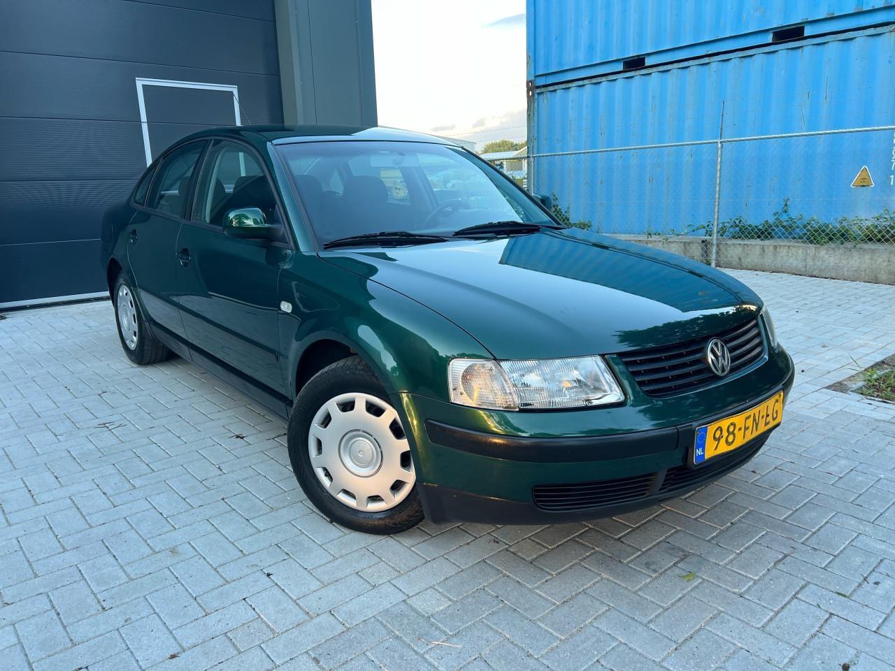 Volkswagen Passat 1.6- 130.494KM Nap! 1e Eigenaar