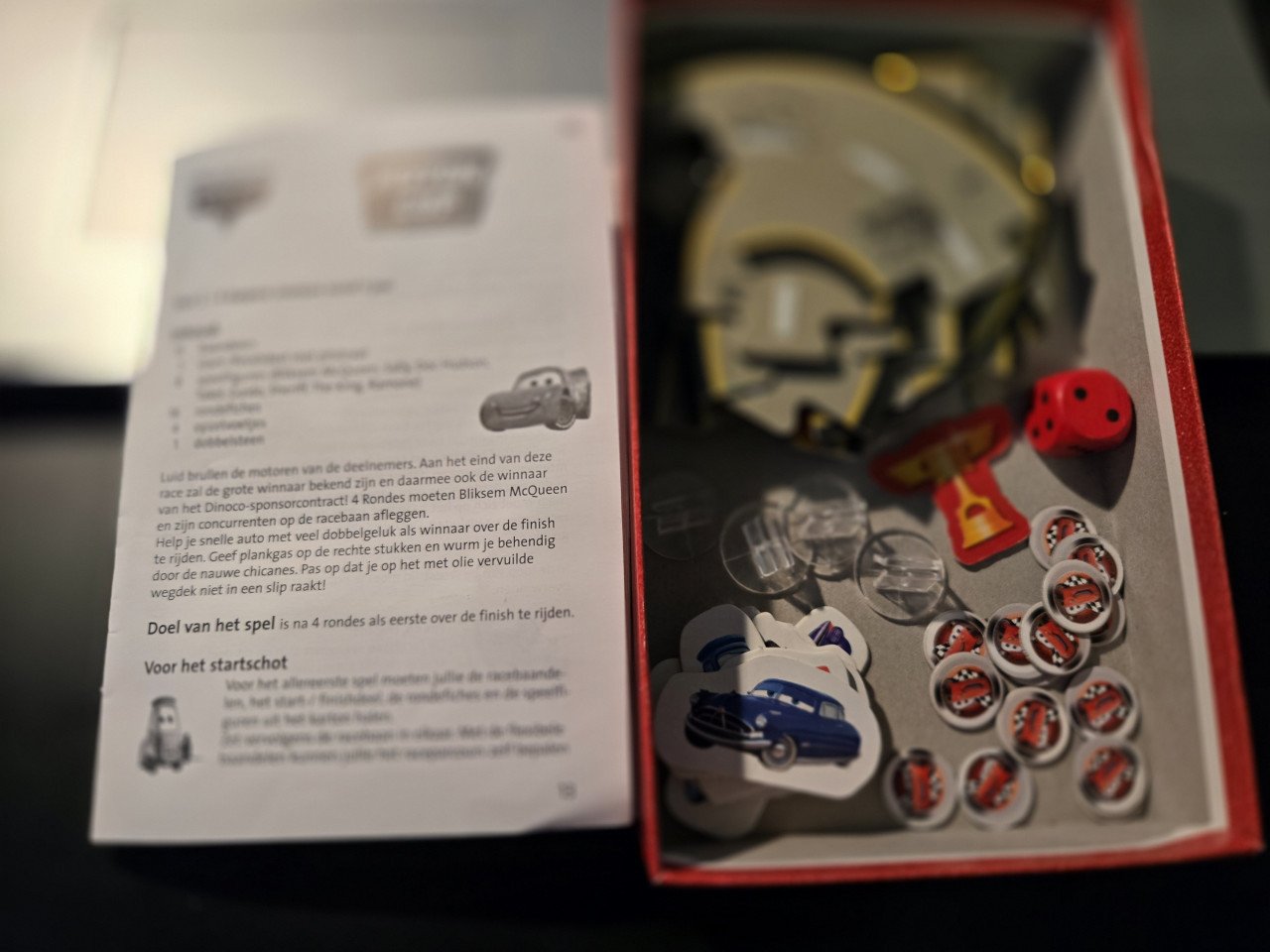 Bordspel Disney/Pixar  "Cars Piston Cup" van Ravensburger.