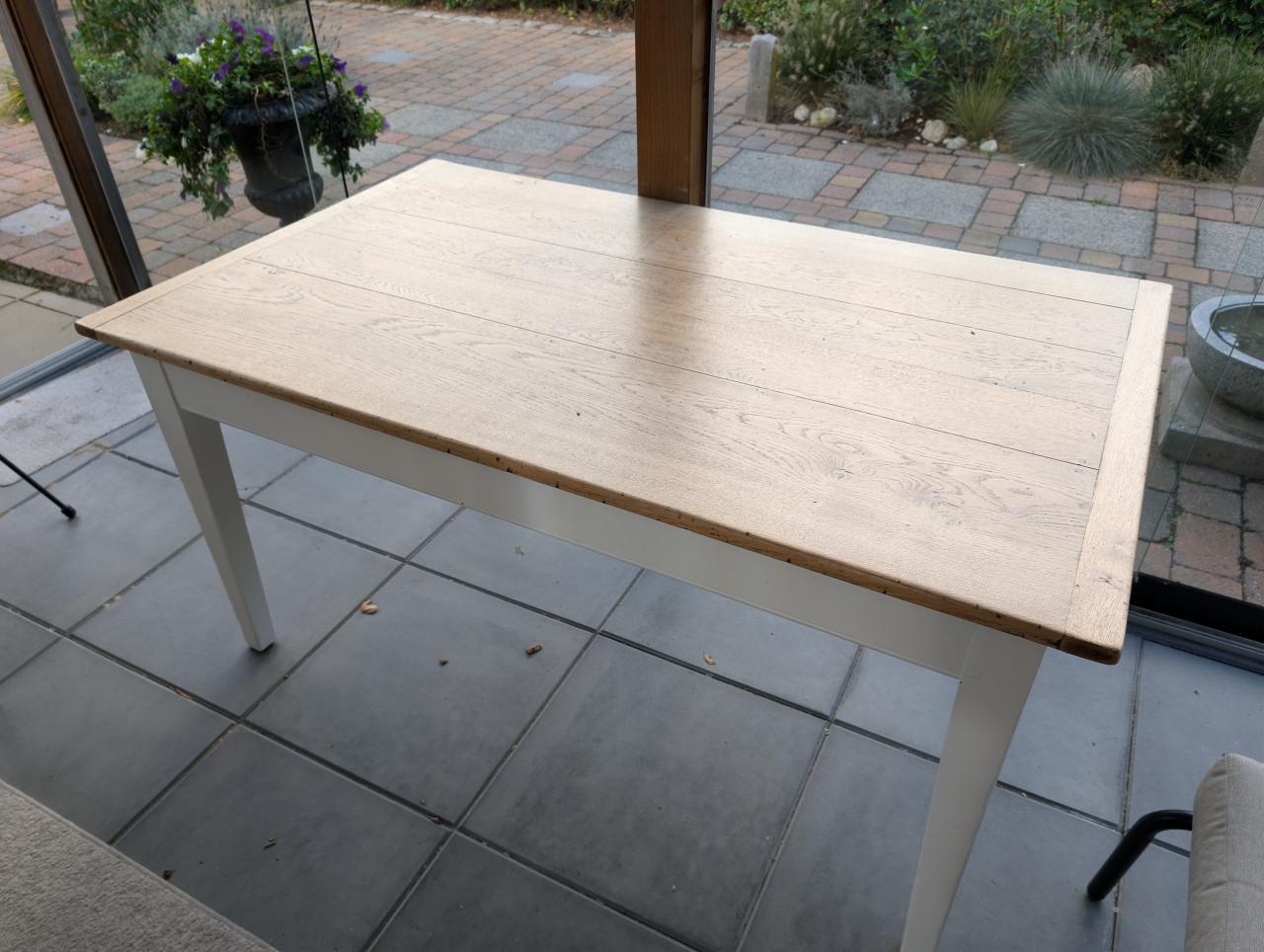 Houten eettafel