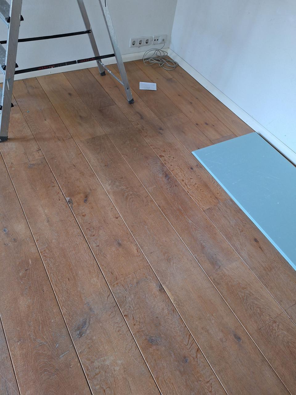 Massief eikenhouten vloer ca. 19 m2