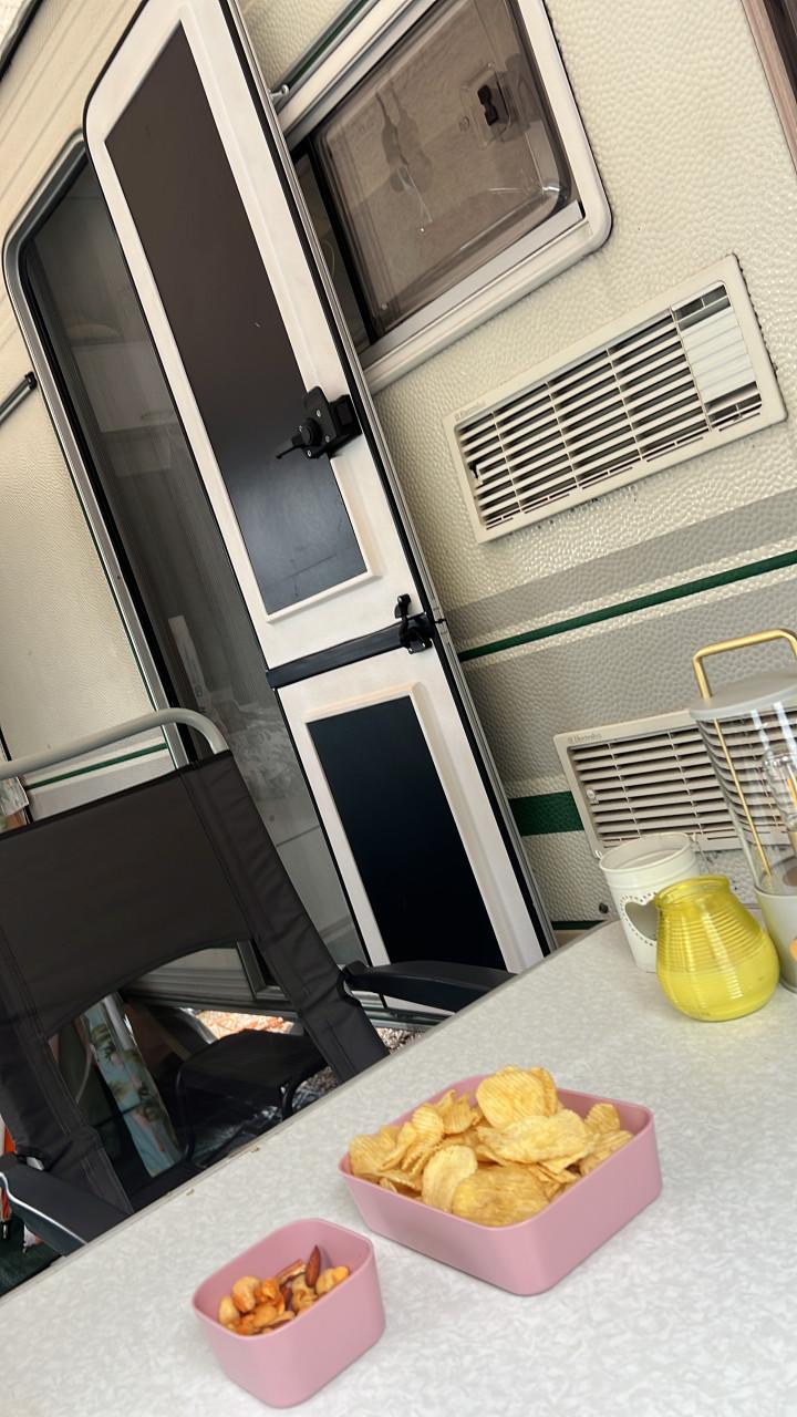 Prachtige complete Chateau Chiara caravan