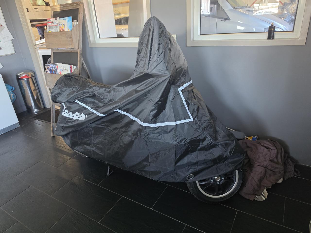 Vespa gts 300 supertech Slecht's 323Km! NIEUW!